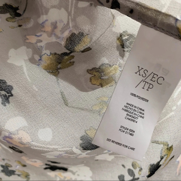 Cabi Matinee Blouse Floral Print Top Gray 5204 size XS - Picture 6 of 7